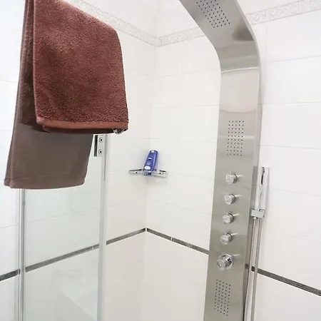 بيت ضيافة Gunduliceva 4*