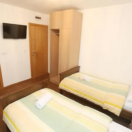 بيت ضيافة Gunduliceva 4*